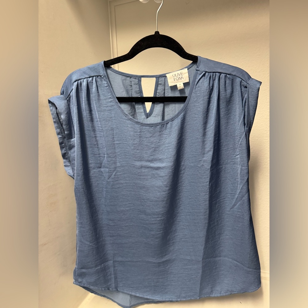 Blouse polyester sapphire color, medium size Olive and Oak tunic.